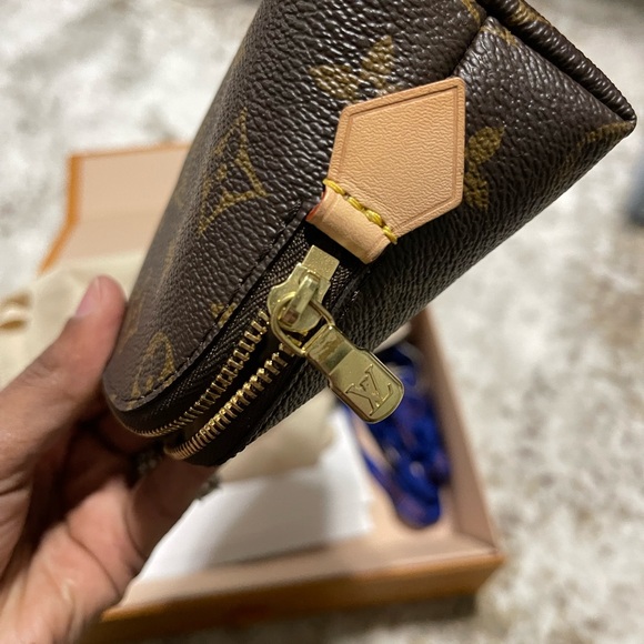 Louis Vuitton Brown Monogram cosmetics pouch - Picture 6 of 10